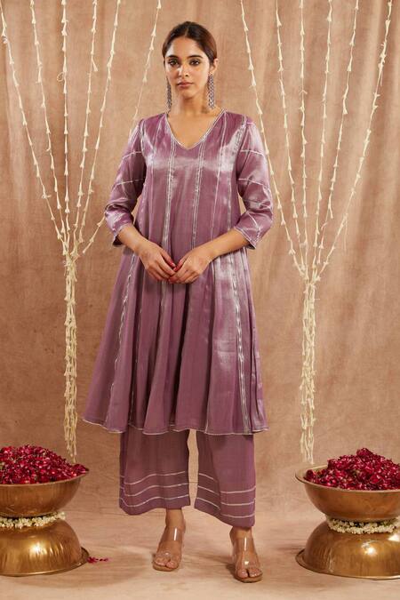 Nero India_Purple Tissue Gota Patti V-neck Lace Embellished Kurta And Pant Set _Online_at_Aza_Fashions