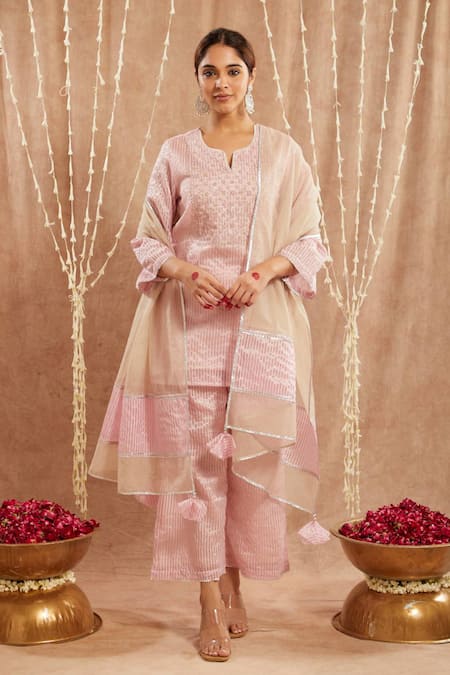 Nero India Pink Crepe Beads Open Neck Embroidered Kurta Set