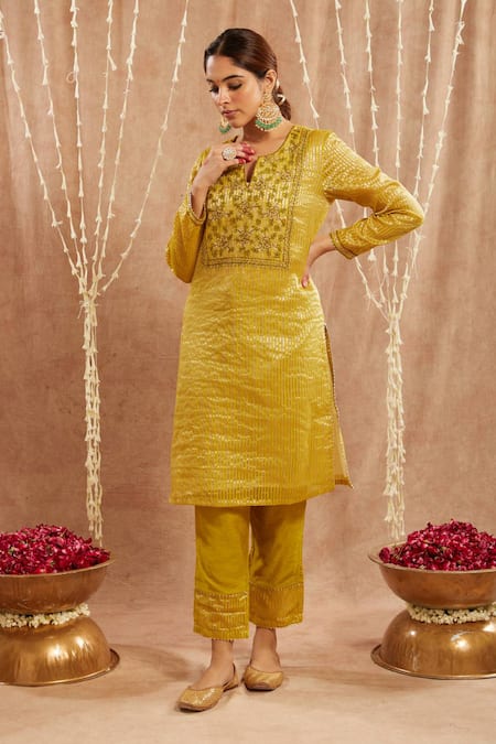 Buy_Nero India_Green Crepe, Chanderi Embroidery Open Neck Floral Aari Kurta Set _Online_at_Aza_Fashions