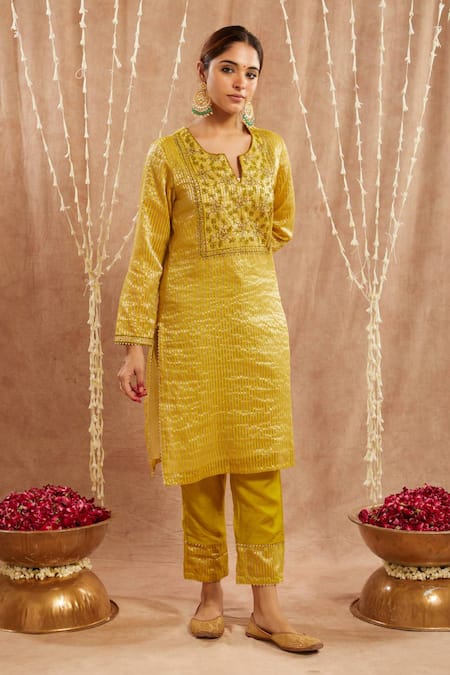Nero India_Green Crepe, Chanderi Embroidery Open Neck Floral Aari Kurta Set _at_Aza_Fashions