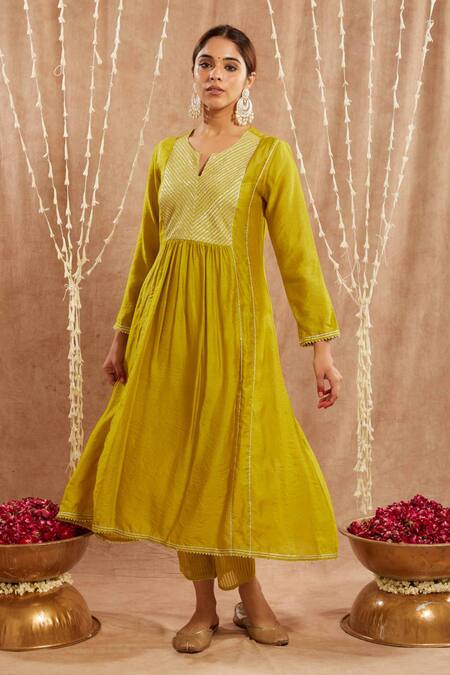 Buy_Nero India_Green Chanderi Gota Patti Keyhole Neck Lace Embellished Kurta Set_Online_at_Aza_Fashions