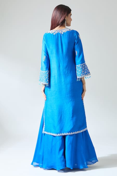 Shop Samyukta Singhania Blue Silk, Net Beads Split V-neck Royal Floral Embroidered Kurta Set at Aza Fashions Shop_Samyukta Singhania_Blue Silk, Net Beads Split V-neck Royal Floral Embroidered Kurta Set _at_Aza_Fashions