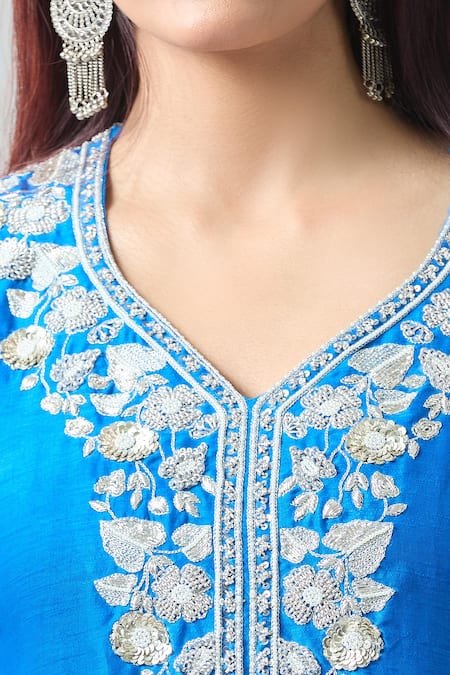 Samyukta Singhania Blue Silk, Net Beads Split V-neck Royal Floral Embroidered Kurta Set Online at Aza Fashions Samyukta Singhania_Blue Silk, Net Beads Split V-neck Royal Floral Embroidered Kurta Set _Online_at_Aza_Fashions