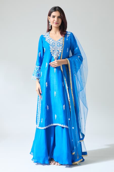 Shop Samyukta Singhania Blue Silk, Net Beads Split V-neck Royal Floral Embroidered Kurta Set Online at Aza Fashions Shop_Samyukta Singhania_Blue Silk, Net Beads Split V-neck Royal Floral Embroidered Kurta Set _Online_at_Aza_Fashions