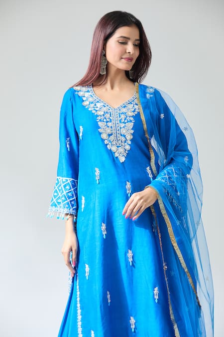 Samyukta Singhania Blue Silk, Net Beads Split V-neck Royal Floral Embroidered Kurta Set at Aza Fashions Samyukta Singhania_Blue Silk, Net Beads Split V-neck Royal Floral Embroidered Kurta Set _at_Aza_Fashions
