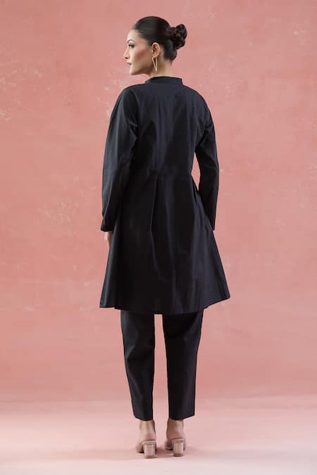 Shop_Naintara Bajaj_Blue Cotton Mandarin Collar Navy Pleated Kurta Set _at_Aza_Fashions