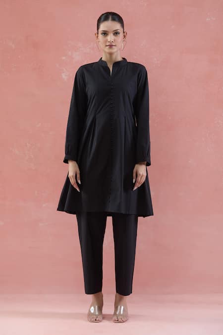 Buy_Naintara Bajaj_Blue Cotton Mandarin Collar Navy Pleated Kurta Set 