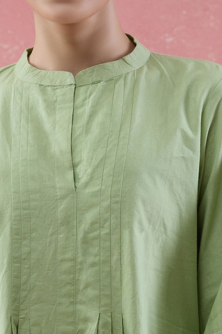 Naintara Bajaj_Green Cotton Mandarin Collar Pintucked Kurta Set _Online_at_Aza_Fashions