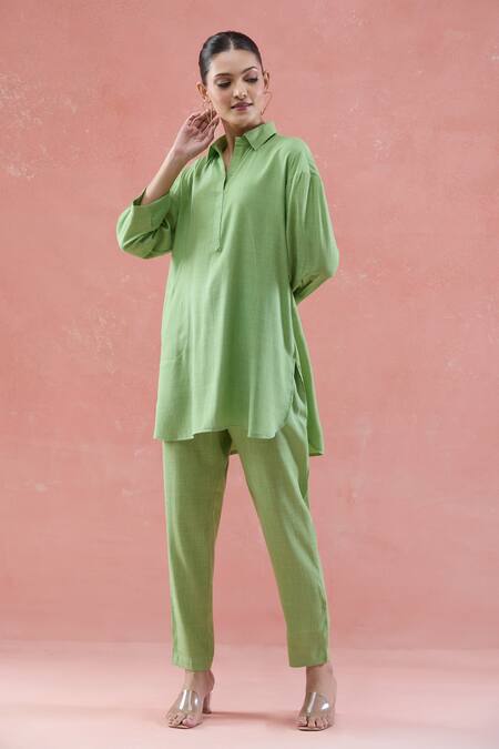 Shop_Samyukta Singhania_Green Cotton Collared Asymmetric Kurta Set_Online_at_Aza_Fashions