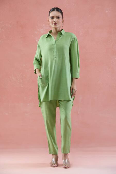 Samyukta Singhania_Green Cotton Collared Asymmetric Kurta Set_at_Aza_Fashions