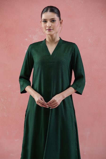 Buy Naintara Bajaj Green Cotton V-neck V Kurta Set With Pant Buy_Naintara Bajaj_Green Cotton V-neck V Kurta Set With Pant