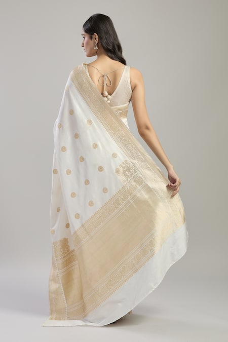 Mint N Oranges Floral Butta Hand Woven Saree 