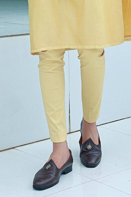 Sanvir Singh_Yellow Satin, Chanderi, Cotton Embroidery Floral Bundi And Kurta Set _Online_at_Aza_Fashions