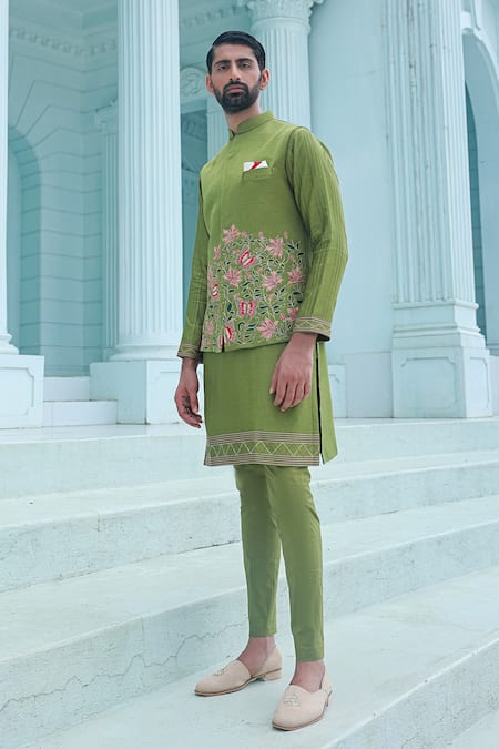Sanvir Singh Lotus Embroidered Kurta Set 
