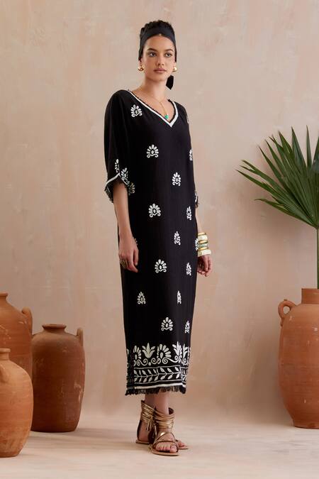 Buy Indian Summer Story Black Jersey Embroidery V-neck Bloom Motif Midi Dress Online at Aza Fashions Buy_Indian Summer Story_Black Jersey Embroidery V-neck Bloom Motif Midi Dress _Online_at_Aza_Fashions