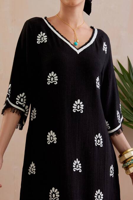 Shop Indian Summer Story Black Jersey Embroidery V-neck Bloom Motif Midi Dress Online at Aza Fashions Shop_Indian Summer Story_Black Jersey Embroidery V-neck Bloom Motif Midi Dress _Online_at_Aza_Fashions