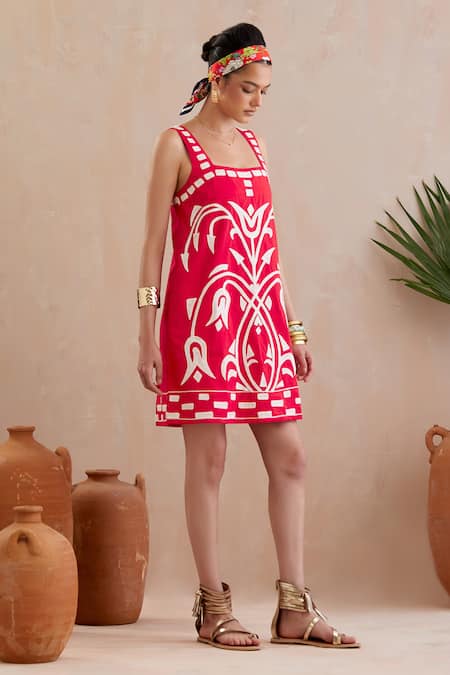 Buy Indian Summer Story Red Cotton Embroidery Sweetheart Neck Crimson Floral Short Dress Online at Aza Fashions Buy_Indian Summer Story_Red Cotton Embroidery Sweetheart Neck Crimson Floral Short Dress _Online_at_Aza_Fashions