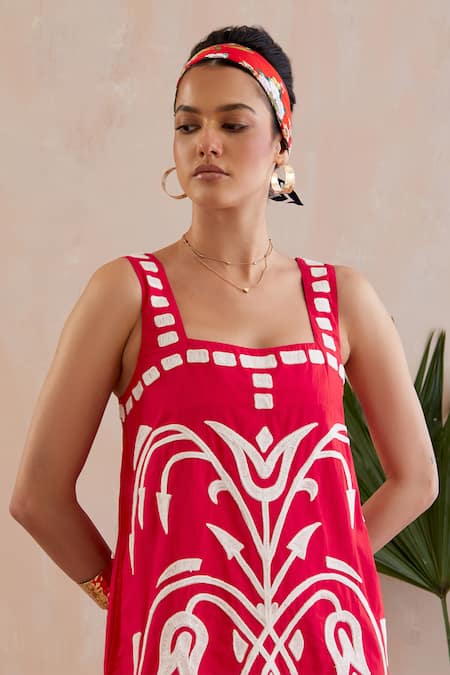Shop Indian Summer Story Red Cotton Embroidery Sweetheart Neck Crimson Floral Short Dress Online at Aza Fashions Shop_Indian Summer Story_Red Cotton Embroidery Sweetheart Neck Crimson Floral Short Dress _Online_at_Aza_Fashions
