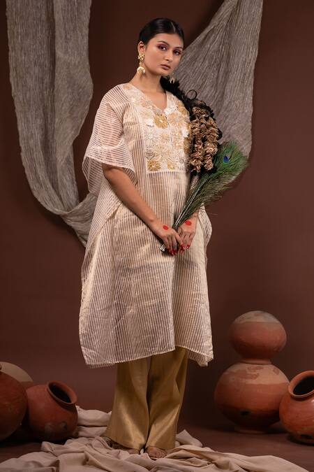 Chambray & CO. Ivory Chanderi, Silk Embroidery V-neck Floral Kaftan Set at Aza Fashions Chambray & CO._Ivory Chanderi, Silk Embroidery V-neck Floral Kaftan Set _at_Aza_Fashions