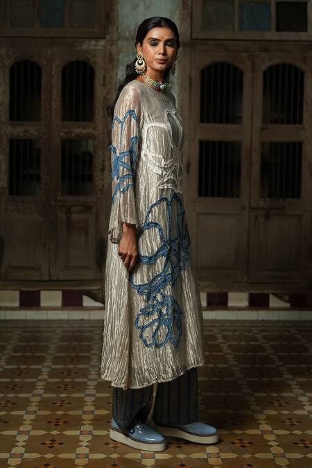 Buy_Chambray & CO._Silver Satin, Silk, Applique, Beads Round Neck Floral Kurta Set _Online_at_Aza_Fashions