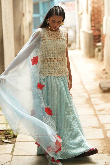 Buy_Chambray & CO._Ivory Cotton, Silk, Organza Embroidery, Applique Cutwork Bloom Overlay Set _Online_at_Aza_Fashions