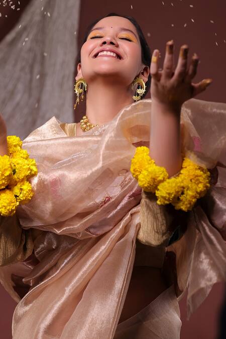 Buy Chambray & CO. Gold Silk, Tissue Embroidery, Applique V-neck Floral Saree Set Buy_Chambray & CO._Gold Silk, Tissue Embroidery, Applique V-neck Floral Saree Set