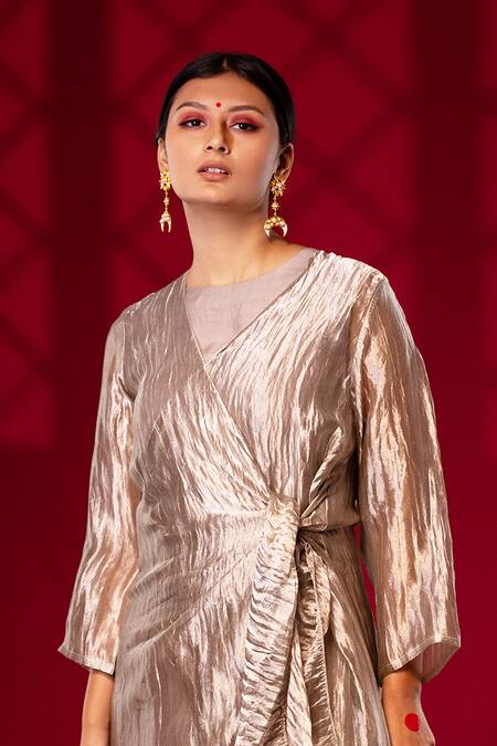 Chambray & CO. Silver Silk, Linen Open Neck Pleated Overlay Jacket With Dress Online at Aza Fashions Chambray & CO._Silver Silk, Linen Open Neck Pleated Overlay Jacket With Dress _Online_at_Aza_Fashions