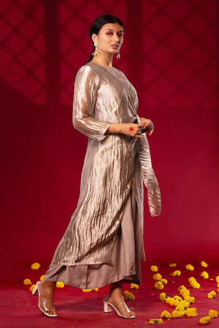 Chambray & CO. Silver Silk, Linen Open Neck Pleated Overlay Jacket With Dress at Aza Fashions Chambray & CO._Silver Silk, Linen Open Neck Pleated Overlay Jacket With Dress _at_Aza_Fashions