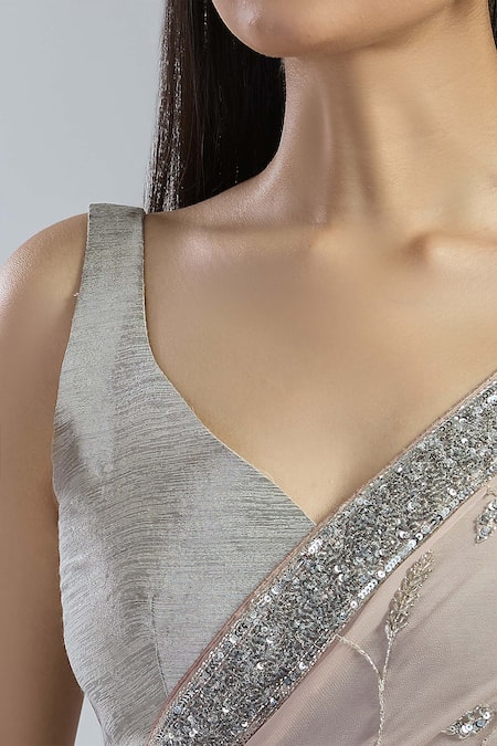 Mint N Oranges_Pink Georgette Embroidery, Sequins V-neck Floral Saree_at_Aza_Fashions