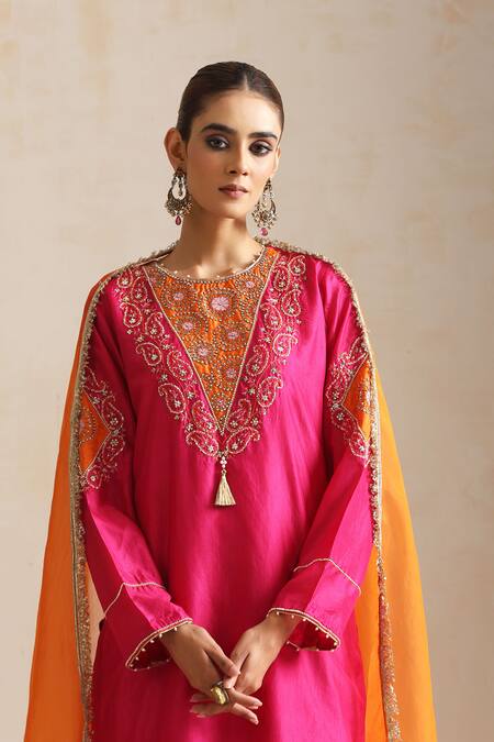 Shikha Mehta_Pink , Organza Embroidery, Lace V-neck Paisley Bloom Kurta Set _at_Aza_Fashions