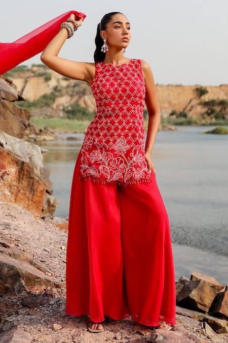 Label Moni K Red Viscose Embroidery Round Neck Bloom Jaal Patch Kurta Set Online at Aza Fashions Label Moni K_Red Viscose Embroidery Round Neck Bloom Jaal Patch Kurta Set _Online_at_Aza_Fashions