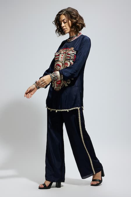 Sva By Sonam & Paras Modi_Blue Silk Sequins Round Neck Mask Thread Embroidered Kurta And Pant Set_at_Aza_Fashions