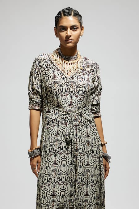 Buy_Sva By Sonam & Paras Modi_White Crepe Embroidery V-neck Floral Jaal Print Tunic And Pant Set