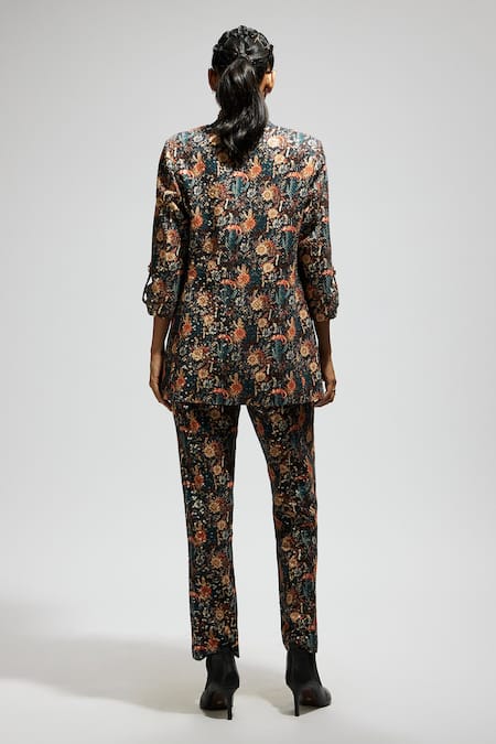 Shop Sva By Sonam & Paras Modi Black Crepe Sequins, Embroidery Sweetheart Neck Animal Print Blazer And Pant Set at Aza Fashions Shop_Sva By Sonam & Paras Modi_Black Crepe Sequins, Embroidery Sweetheart Neck Animal Print Blazer And Pant Set_at_Aza_Fashions