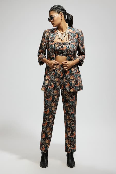 Sva By Sonam & Paras Modi Black Crepe Sequins, Embroidery Sweetheart Neck Animal Print Blazer And Pant Set at Aza Fashions Sva By Sonam & Paras Modi_Black Crepe Sequins, Embroidery Sweetheart Neck Animal Print Blazer And Pant Set_at_Aza_Fashions