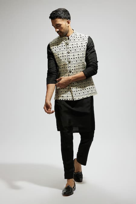 Sva By Sonam & Paras Modi_White Silk Geometric Print Sleeveless Bundi_Online_at_Aza_Fashions