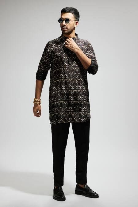 Shop Sva By Sonam & Paras Modi Black Crepe Geometric Print Short Kurta Online at Aza Fashions Shop_Sva By Sonam & Paras Modi_Black Crepe Geometric Print Short Kurta_Online_at_Aza_Fashions