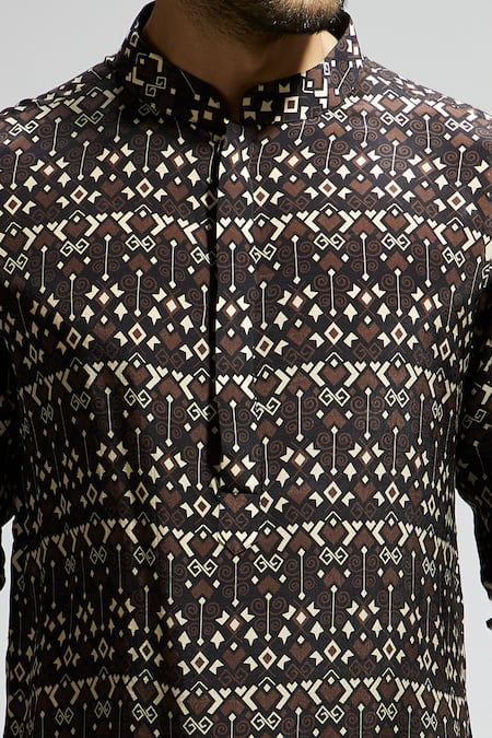 Sva By Sonam & Paras Modi Black Crepe Geometric Print Short Kurta at Aza Fashions Sva By Sonam & Paras Modi_Black Crepe Geometric Print Short Kurta_at_Aza_Fashions