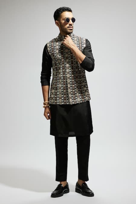 Sva By Sonam & Paras Modi Black Silk Cut Work, Sequins Geometric Embroidered Bundi Set at Aza Fashions Sva By Sonam & Paras Modi_Black Silk Cut Work, Sequins Geometric Embroidered Bundi Set_at_Aza_Fashions