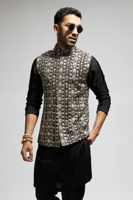 Buy Sva By Sonam & Paras Modi Black Silk Cut Work, Sequins Geometric Embroidered Bundi Set Buy_Sva By Sonam & Paras Modi_Black Silk Cut Work, Sequins Geometric Embroidered Bundi Set