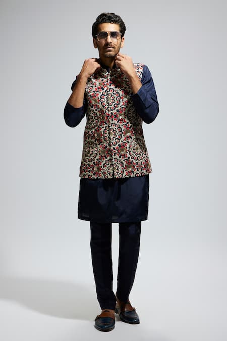 Sva By Sonam & Paras Modi Blue Silk Embroidery Thread Bundi And Kurta Set at Aza Fashions Sva By Sonam & Paras Modi_Blue Silk Embroidery Thread Bundi And Kurta Set_at_Aza_Fashions