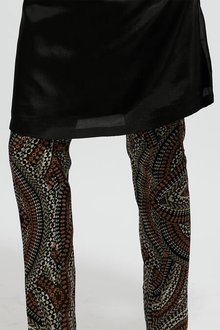 Shop_Sva By Sonam & Paras Modi_Black Crepe Embroidery Placement Embellished Kurta Set