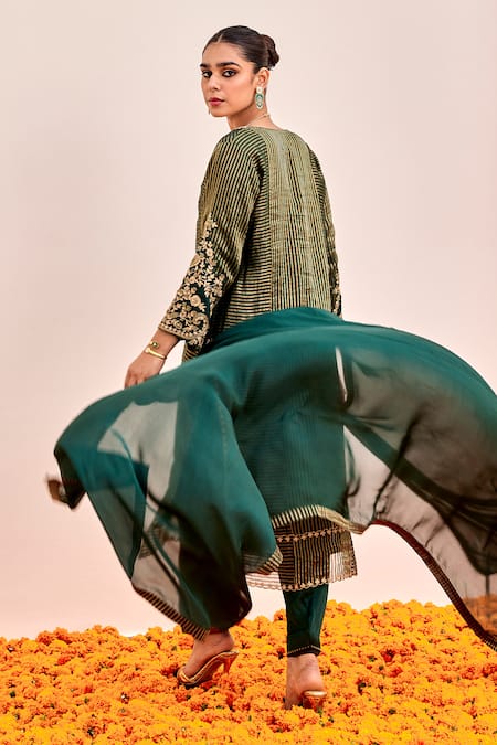 Shop Shalkii Green , Satin, Chanderi Cut Work, Gul Bloom Embroidered Kurta Set at Aza Fashions Shop_Shalkii_Green , Satin, Chanderi Cut Work, Gul Bloom Embroidered Kurta Set _at_Aza_Fashions