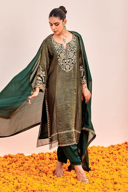Shalkii Green , Satin, Chanderi Cut Work, Gul Bloom Embroidered Kurta Set Online at Aza Fashions Shalkii_Green , Satin, Chanderi Cut Work, Gul Bloom Embroidered Kurta Set _Online_at_Aza_Fashions