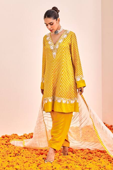 Shalkii Yellow Organza, Silk Embroidery V-neck Leheriya Wave Anarkali Set Online at Aza Fashions Shalkii_Yellow Organza, Silk Embroidery V-neck Leheriya Wave Anarkali Set _Online_at_Aza_Fashions