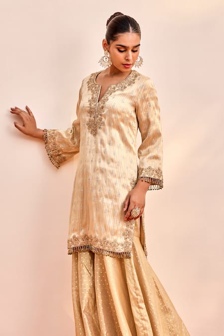 Shalkii Gold Organza, Tissue Cut Work, Sequins Zardozi Blossom Embroidered Kurta Set Online at Aza Fashions Shalkii_Gold Organza, Tissue Cut Work, Sequins Zardozi Blossom Embroidered Kurta Set _Online_at_Aza_Fashions