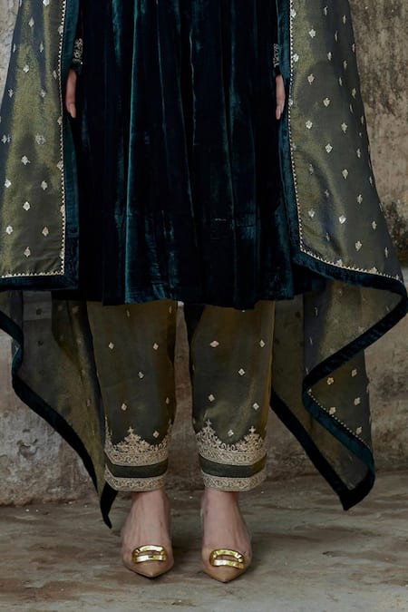 Buy_Shalkii_Green Tissue, Silk, Velvet Embroidery Round Neck Crest Bloom Anarkali Set _Online_at_Aza_Fashions
