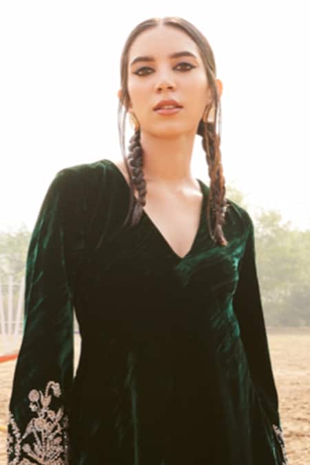 Shalkii Florence Embroidered Velvet Kurta Set 