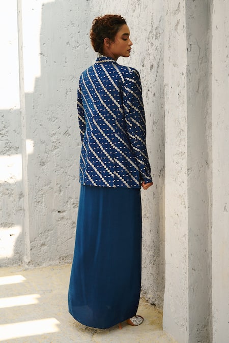 Chamee And Palak Blue Silk, Crepe Zari Sweetheart Neck Embroidered Blazer And Skirt Set Online at Aza Fashions Chamee And Palak_Blue Silk, Crepe Zari Sweetheart Neck Embroidered Blazer And Skirt Set _Online_at_Aza_Fashions