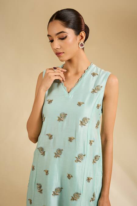 Shop_Kaia_Blue Organza, Chanderi Sequins, Embroidery, Lace V-neck Floral Kurta Set_Online_at_Aza_Fashions